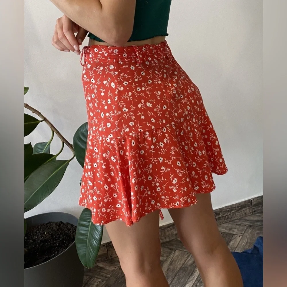 Zara Belted Mini Skort Red Floral Skater Skirt size medium